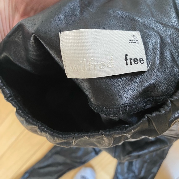 Aritzia Daria vegan leather ankle pant - Picture 3 of 4